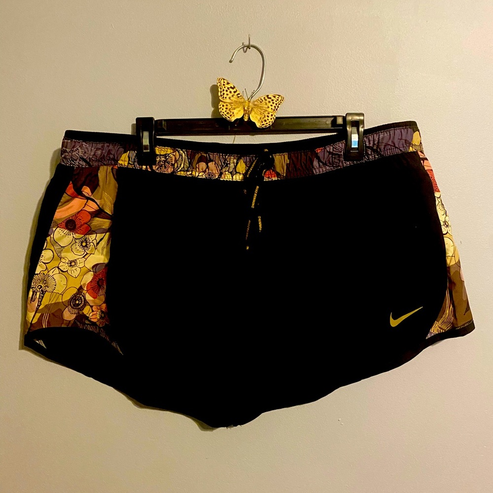 Nike running shorts Womens size XXL
